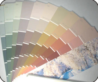 Same source swatch-fan example under the natural-light condition.